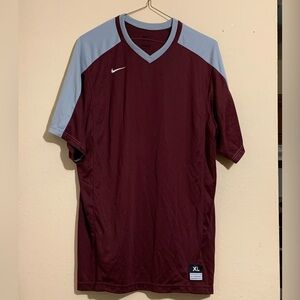 NIKE Dry Fit Shirt Sz XL in burgundy color
